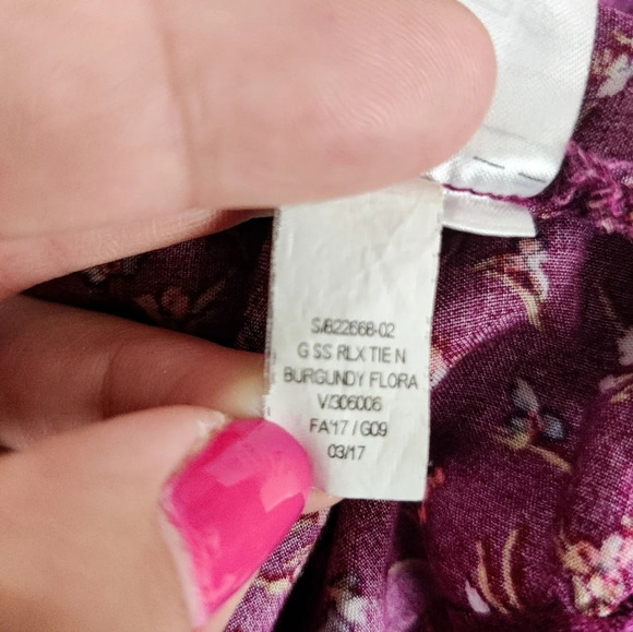 Old Navy Tie V-Neck Floral Blouse - Picture 7 of 8